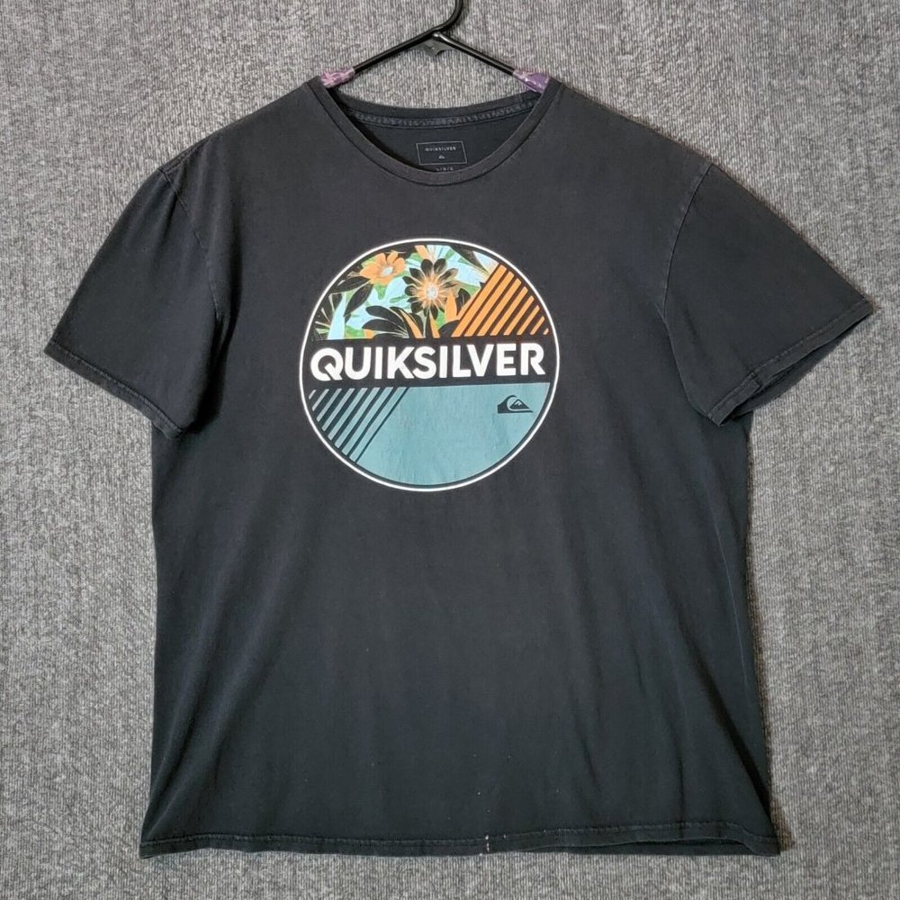 Quiksilver T-Shirt Mens Large Black Short Sleeve Crew Neck Big Graphics Logo
